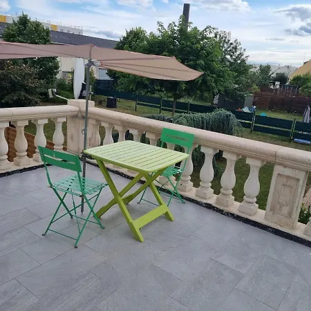 Casa de hóspedes Studio Avec Terrasse Persan